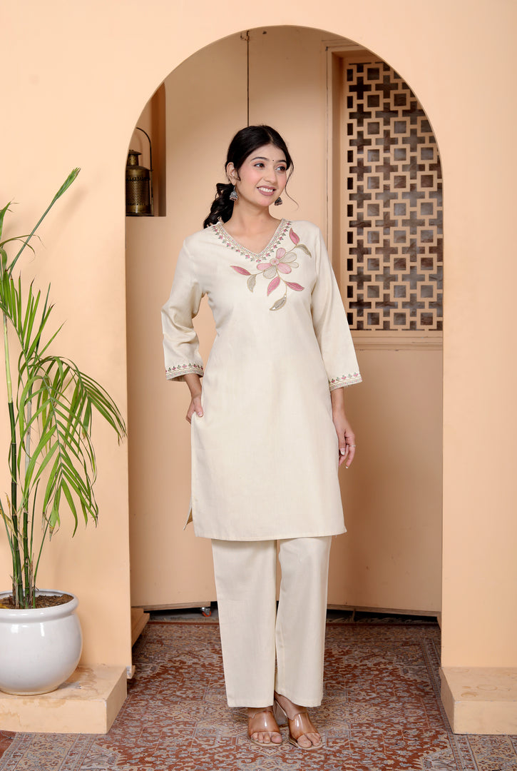 Fashionable Ethnic Stylish Floral Thread Work Co-Ord Set