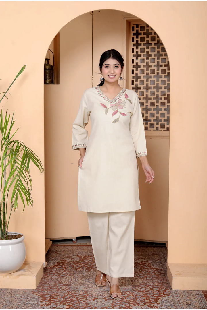 Fashionable Ethnic Stylish Floral Thread Work Co-Ord Set