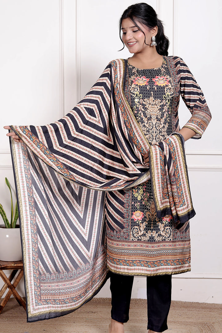 Zaraani Noir Suit Set