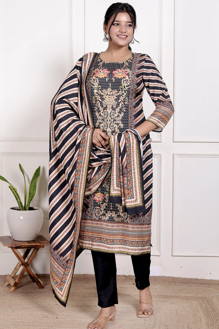 Zaraani Noir Suit Set