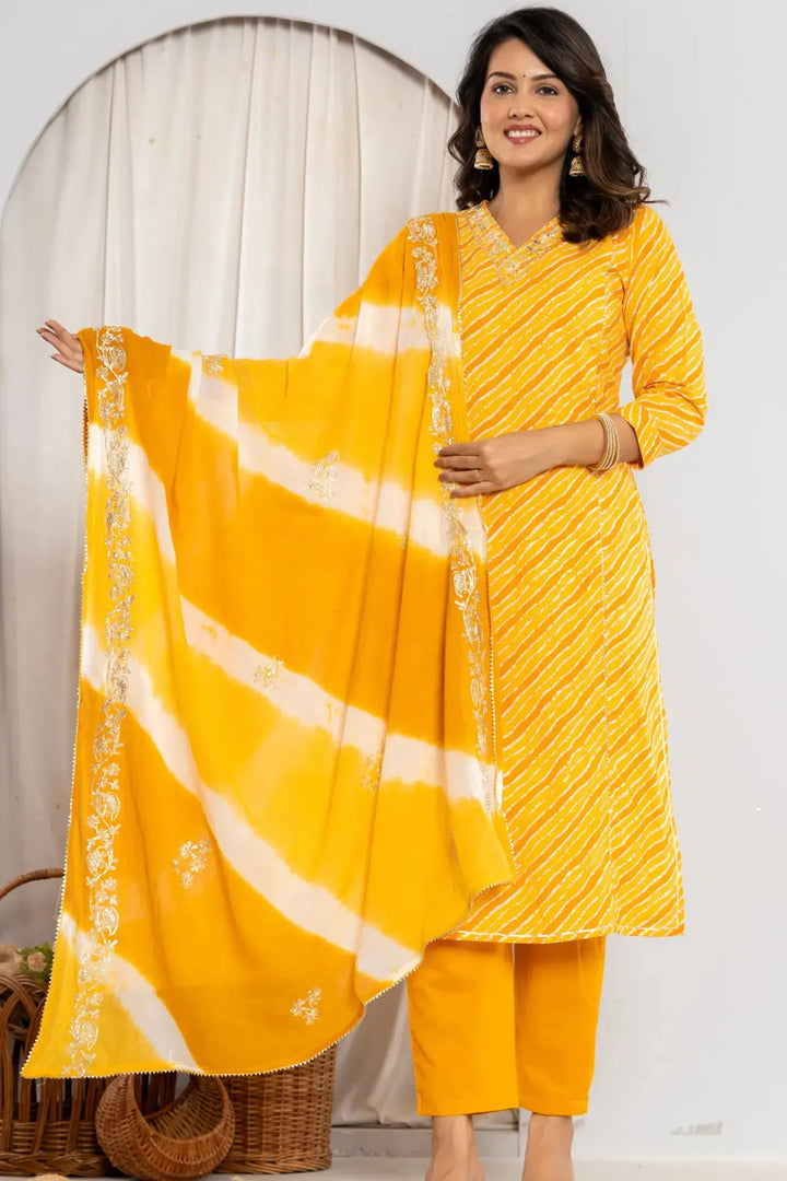 Bandhani Printed Gota Patti Regular fit Silk Suit Set 3/4 Sleeves