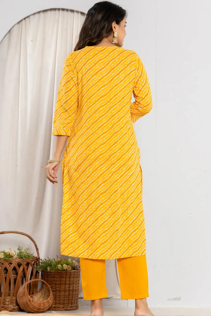 Bandhani Printed Gota Patti Regular fit Silk Suit Set 3/4 Sleeves