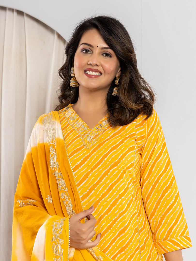 Bandhani Printed Gota Patti Regular fit Silk Suit Set 3/4 Sleeves