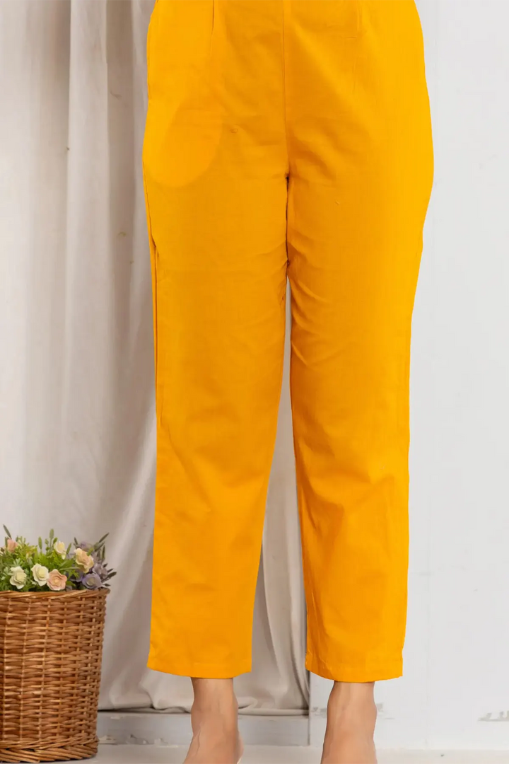 Bandhani Printed Gota Patti Regular fit Silk Suit Set 3/4 Sleeves